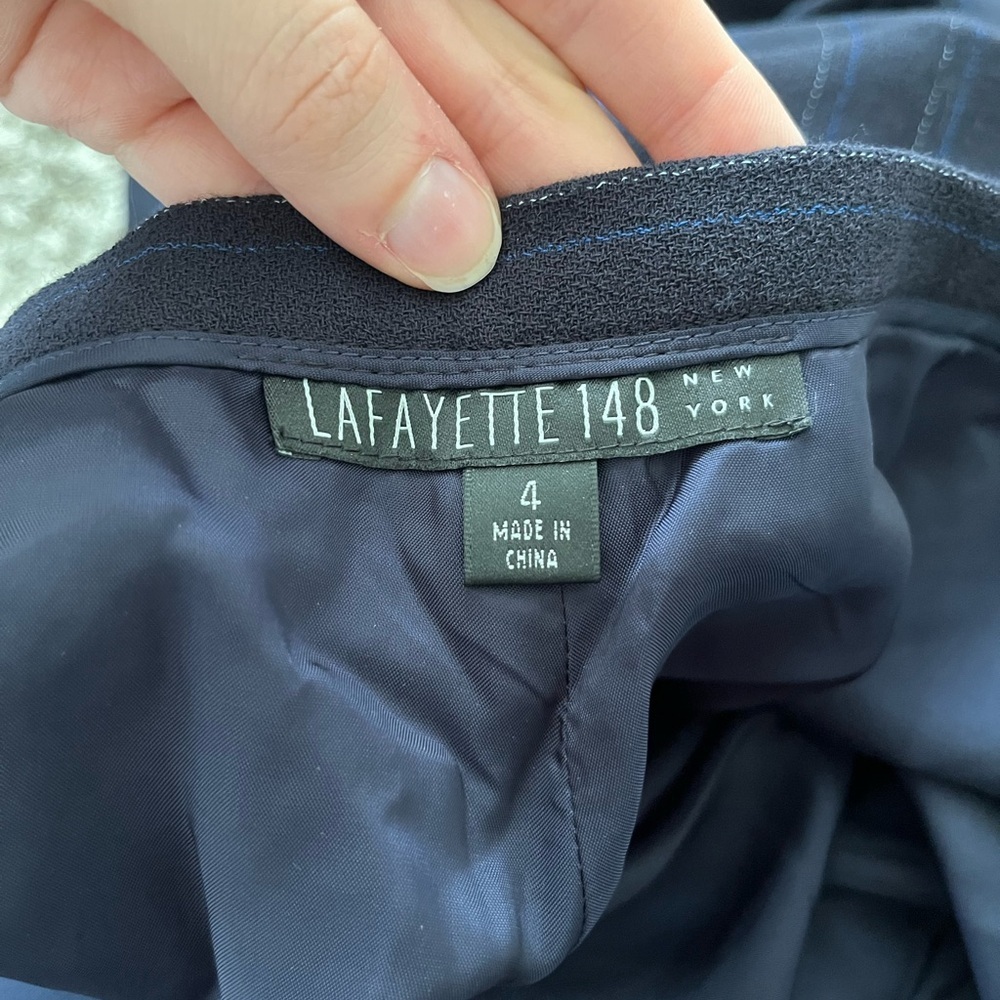 Lafayette 148 New York Navy Blue & White Pin Striped Cuffed Pants Women’s Size 4 - Picture 10 of 12